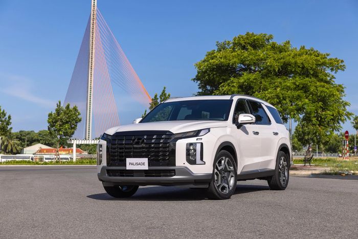 Hyundai Palisade thiết lập mức giá sàn mới cho phân khúc SUV hạng E tại Việt Nam.