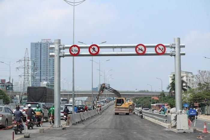 Hiện tại, đơn vị thi công đang hoàn thiện những hạng mục cuối cùng