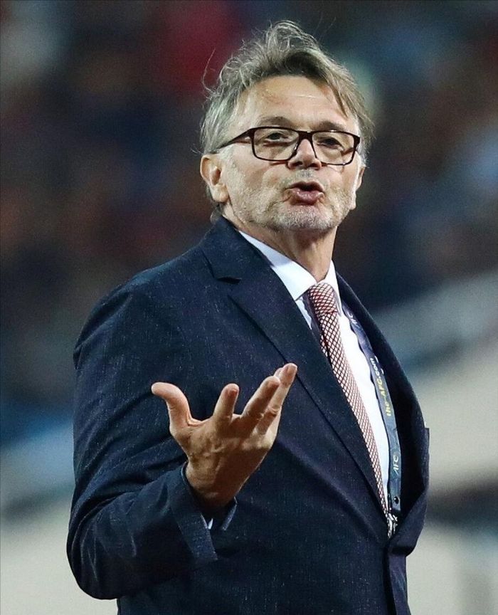 HLV Philippe Troussier.