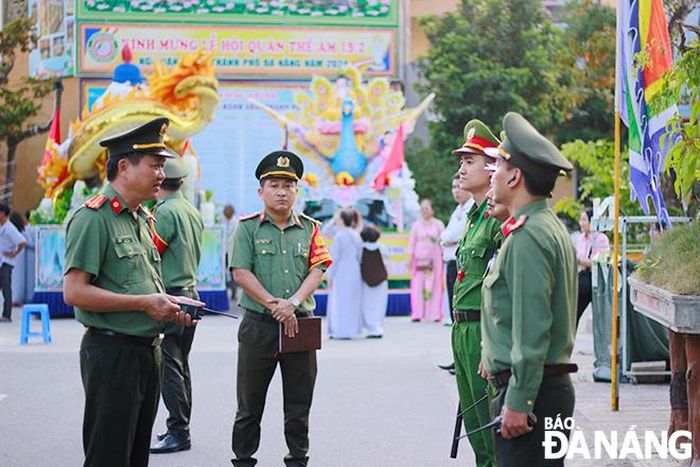 Lực lượng công an bảo đảm an toàn, an ninh trật tự xuyên suốt lễ hội.