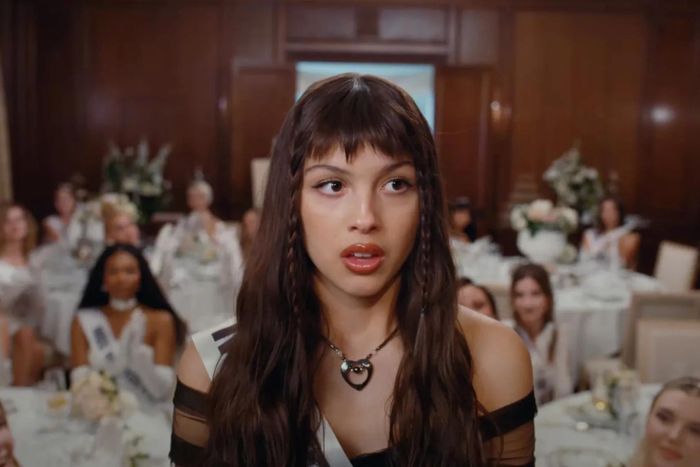 Olivia trong Mv