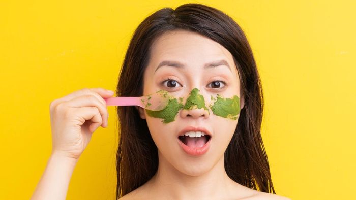 Trà xanh có khả năng làm dịu da và giảm viêm hiệu quả, giúp làn da trở nên mềm mại và dễ chịu hơn.