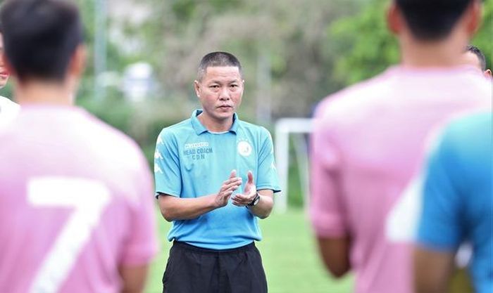 Chu Đình Nghiêm: HLV Chu Đình Nghiêm là nhà cầm quân nội có tiếng của bóng đá Việt Nam trong những năm qua. HLV Chu Đình Nghiêm đã giành 3 chức vô địch V-League với Hà Nội FC. Sau khi chuyển sang Hải Phòng, HLV Chu Đình Nghiêm cùng CLB này giành vị trí á quân V-League 2022.