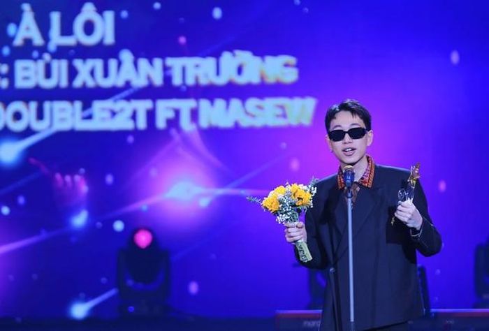 Double2T nhận giải Bài hát của năm