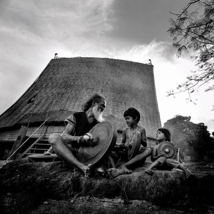Trao truyền.