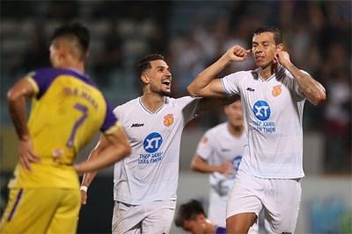 Rafaelson và Lucas tỏa sáng để giúp Nam Định giành chiến thắng phút chót trước Hà Nội FC. Ảnh: vietnamnet.vn