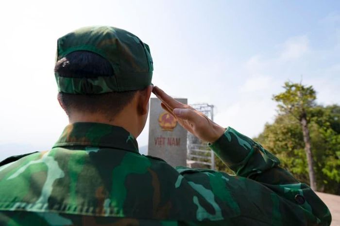 Các cán bộ chiến sỹ của Đồn biên phòng 317 A Pa Chải đóng quân trên địa bàn xã Sín Thầu có vai trò rất quan trọng trong việc bảo vệ đường biên mốc giới của tổ quốc. Ảnh: Vũ Đạo