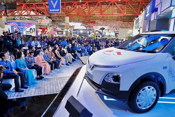 VinFast VF e34 có chế độ bảo hành 10 năm cho xe tại Indonesia.