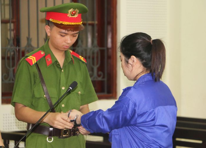 Bị cáo Võ Thị Tuyết bị đại diện Viện Kiểm sát truy tố với tội danh Lừa đảo chiếm đoạt tài sản với mức án 16 - 17 năm tù. Ảnh: An Quỳnh