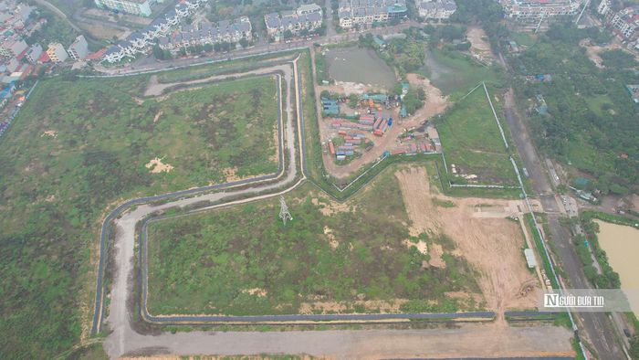 Theo quy hoạch năm 2010, tổng diện tích trong quy hoạch chi tiết Làng Giáo dục quốc tế được công bố vào khoảng 31,6ha và được giới thiệu là có thể đáp ứng quy mô 3.000 học sinh. Trong đó, đất xây dựng trường học là 64.620m2, đất xây dựng công trình công cộng dịch vụ có diện tích 15.270m2. Ngoài ra, còn 138.600m2 để xây dựng nhà ở cho thuê phục vụ giáo viên và gia đình học sinh.