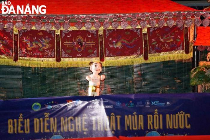 Một tiết mục biểu diễn múa rối nước tại chương trình.