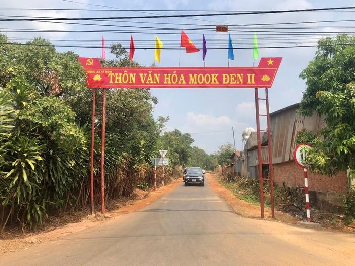 Một góc làng Mook Đen 2, xã Ia Dom, huyện Đức Cơ. Ảnh: Lê Nam