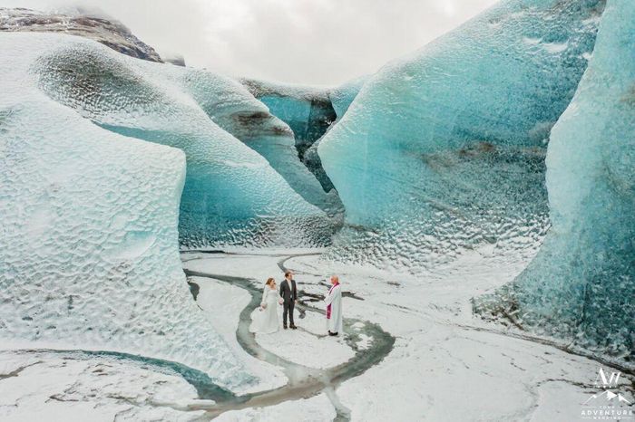Sông băng lớn nhất Iceland có tên là Vatnajökull, trải rộng trên 3.000 dặm vuông