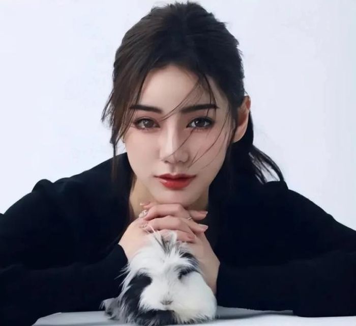 Mandy, vợ sắp cưới của Uông Tiểu Phi. Ảnh: Weibo