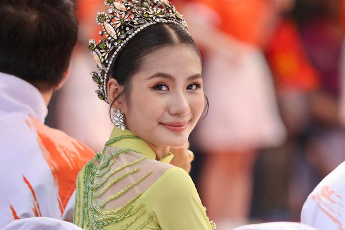  Trong đó, VĐV đoạt áo vàng chung cuộc sẽ được thưởng 200 triệu đồng, áo xanh và áo đỏ chung cuộc được 50 triệu đồng mỗi danh hiệu. Đặc biệt, chiếc áo cam dành cho tay đua Việt Nam xuất sắc có giá trị 100 triệu đồng. Đội đoạt cúp vô địch đồng đội sẽ được 100 triệu đồng. Ngoài ra, cứ mỗi chặng, VĐV chiến thắng sẽ được 20 triệu đồng. 
