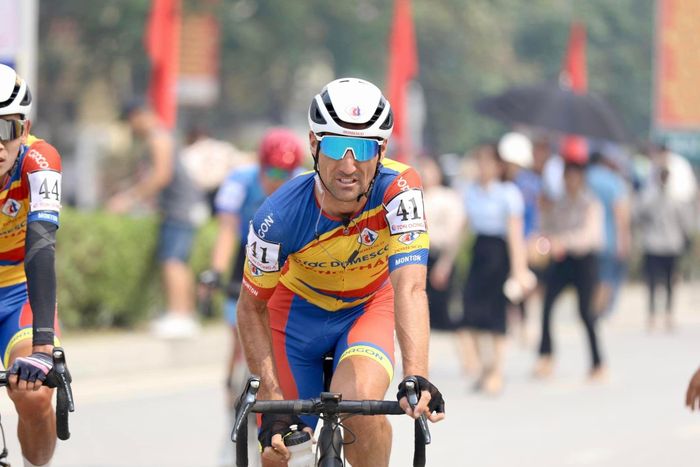  Chia sẻ với Znews - Tri thức, cua-rơ Petr Rikinov của đội Lộc Trời An Giang cho biết: "Để giành chiến thắng lúc nào cũng khó khăn, đặc biệt khi mọi sự chú ý đổ dồn về tôi". 