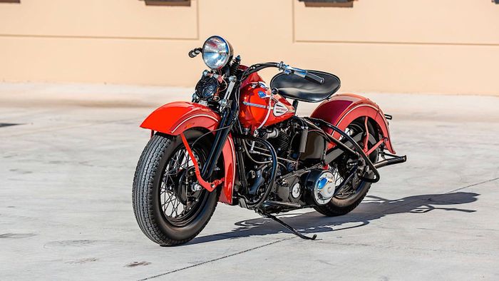 8. Harley-Davidson E/EL/FL Knucklehead (1936-1947): giá bán đã qua sử dụng 190.000 USD.