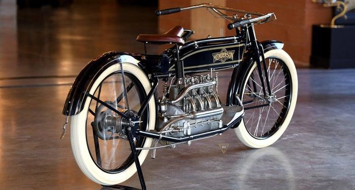 4. Henderson Four (1912-1918): giá bán đã qua sử dụng 275.000 USD.
