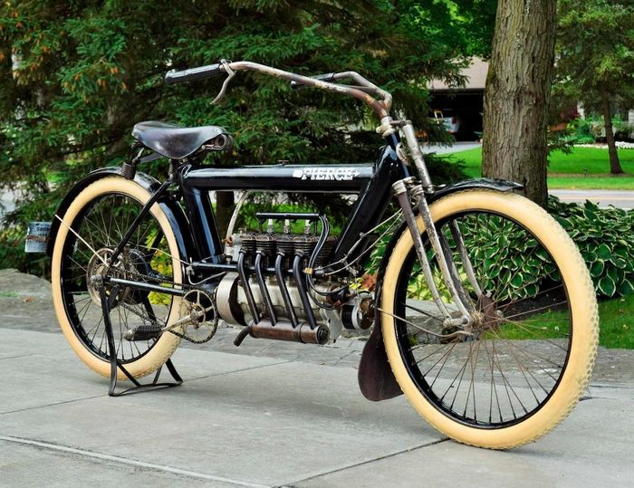 9. Pierce Arrow Four (1911-1912): giá bán đã qua sử dụng 125.000 USD.