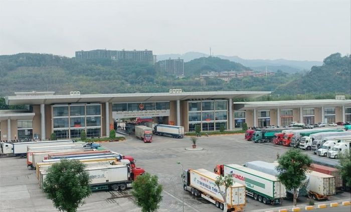  Lào Cai đã đưa cửa khẩu số vào vận hành. 
