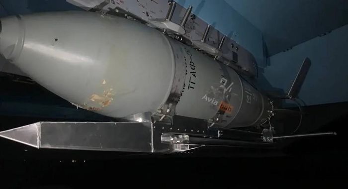 Quân đội Nga có khả năng phóng các loại bom lượn thuộc dòng KAB và FAB ở khoảng cách lên tới 40 - 50 km hoặc hơn, họ tấn công các mục tiêu ở xa đường giới tuyến chỉ trong vài phút.