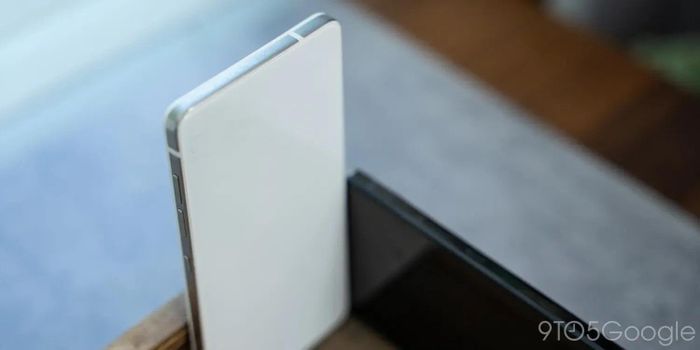  Ảnh viền iPhone 16 đánh bóng được rò rỉ. Ảnh: 9to5Google. 