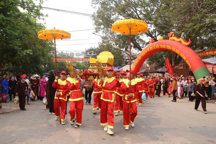 Lễ rước rước kiệu Hoàng Đế Quang Trung