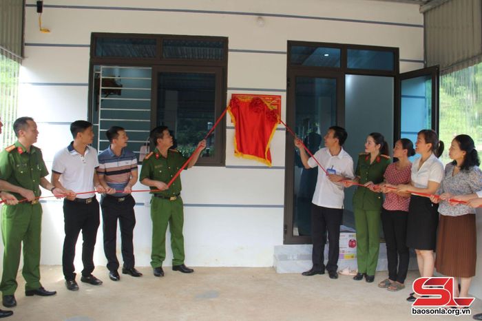 Hỗ trợ xây nhà “Đại đoàn kết“ cho hộ nghèo phường Quyết Thắng.