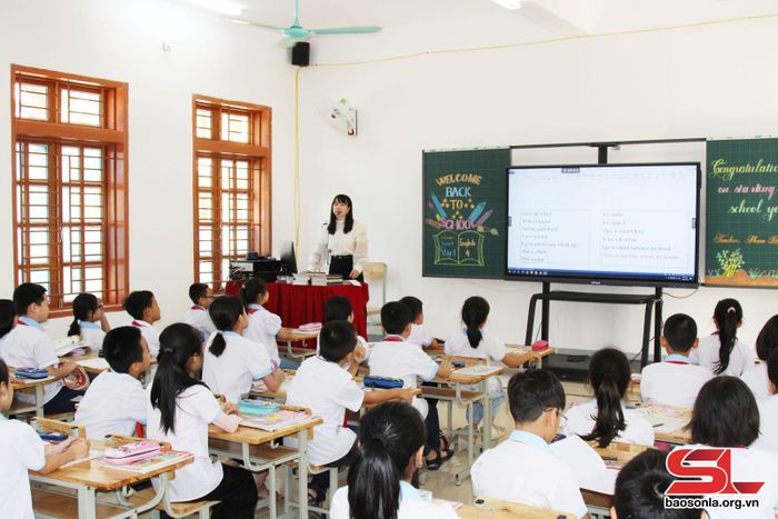 Phòng lớp học của Trường tiểu học Chiềng Lề được đầu tư hiện đại đưa vào sử dụng năm học 2023-2024.