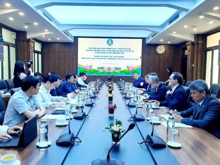Toàn cảnh buổi làm việc ngày 4/4. Ảnh: Bộ NN&PTNT