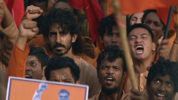 Dev Patel đóng trong "Triệu phú ổ chuột", bộ phim từng đoạt 7 giải Oscar