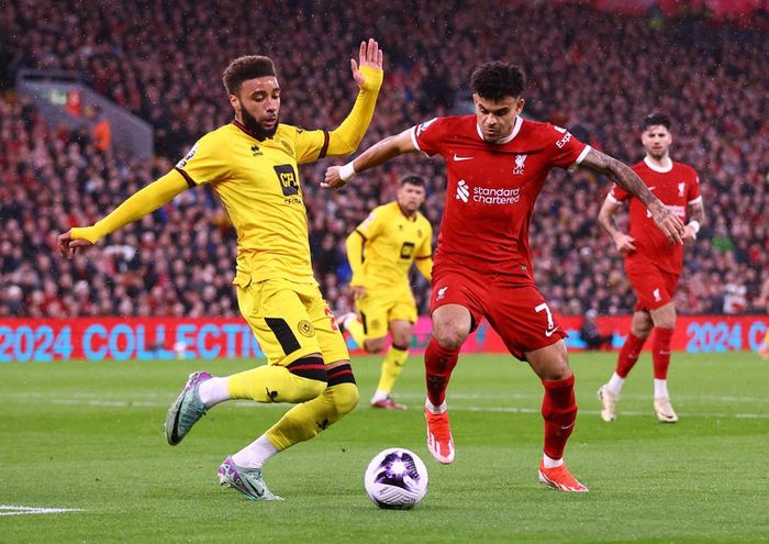 Sau khi vượt lên, Liverpool vẫn kiểm soát cuộc chơi