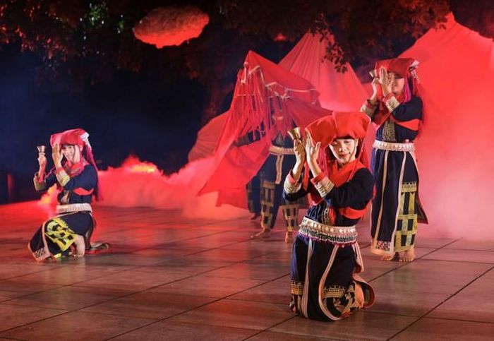 Tiết mục "Vạn Phù" biểu diễn tại chương trình