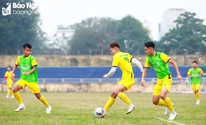 U17 SLNA gặp nhiều khó khăn khi ít được thi đấu cọ xát trước giải. Ảnh tư liệu Chung Lê 
