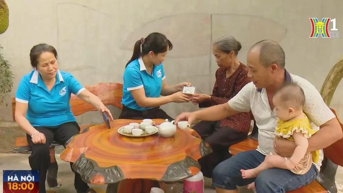 Chi hội Phụ nữ xã Thọ Xuân thông qua phong trào thu gom rác tái chế gây quỹ tặng thẻ BHYT cho các hộ phụ nữ khó khăn,