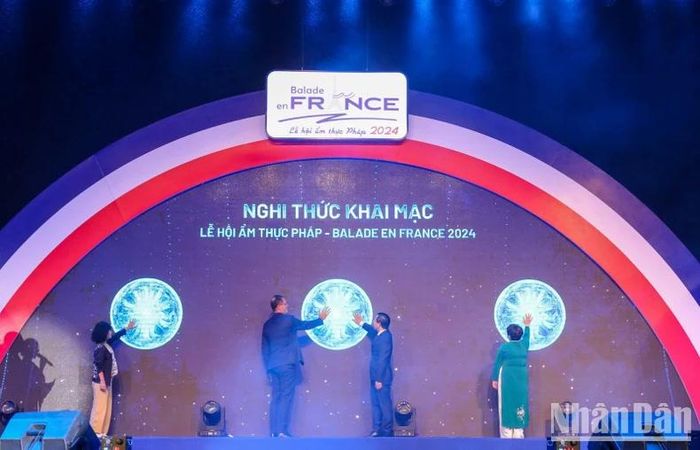  Nghi thức khai mạc lễ hội. 