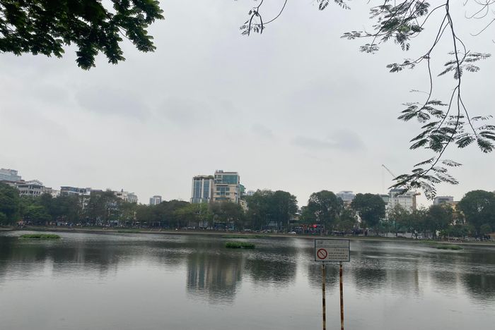  Hồ Thiền Quang (Hà Nội) những ngày mát mẻ. Ảnh: VĂN PHÚC 
