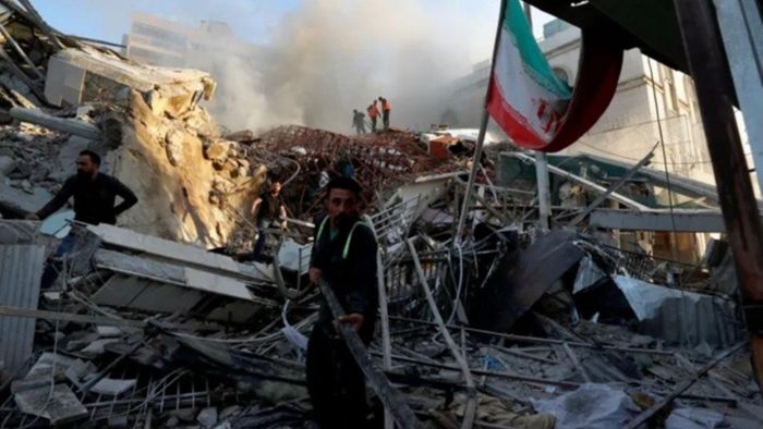 Tòa nhà lãnh sự quán Iran ở Thủ đô Damascus đã bị san phẳng.