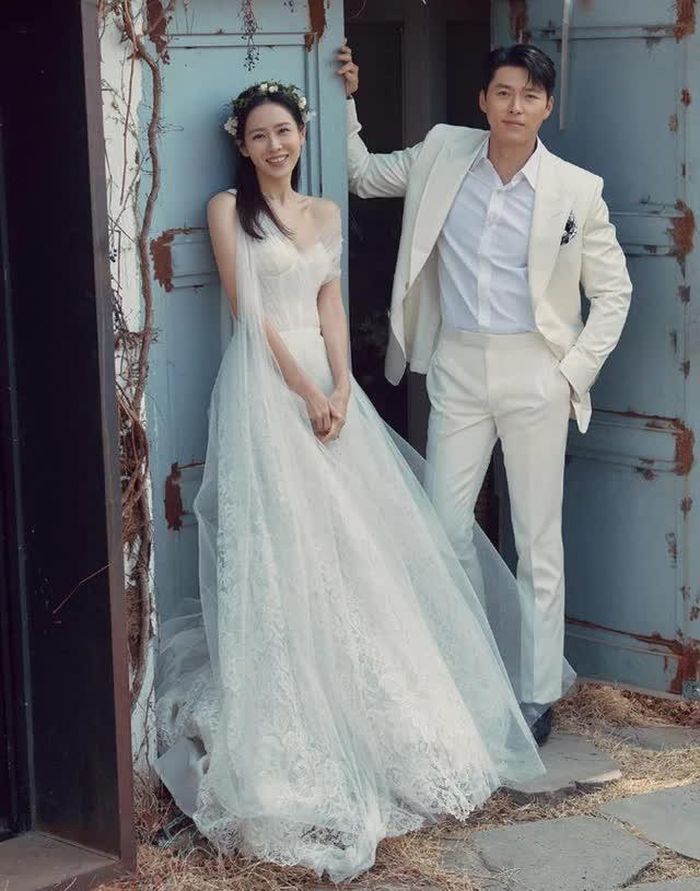 Ảnh cưới Son Ye Jin và chồng Hyun Bin