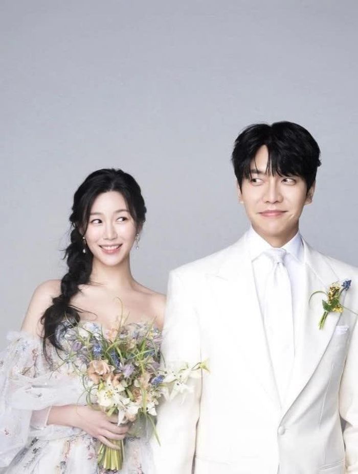 Ảnh cưới Lee Da In và chồng Lee Seung Gi