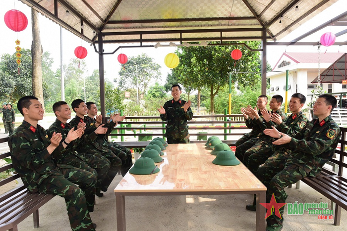  Phút giải lao sau giờ huấn luyện.