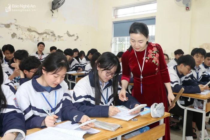  Giờ học của học sinh Trường THPT Nguyễn Duy Trinh. Ảnh: Mỹ Hà 