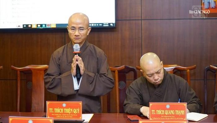 Thượng tọa Thích Thiện Quý, Phó ban kiêm Chánh Thư ký Ban Trị sự TP.HCM trình dự thảo kế hoạch tổ chức Đại lễ Phật đản Phật lịch 2568