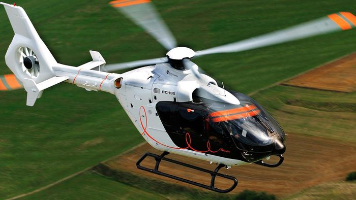 Với nội thất được trang hoàng chỉ dành cho những vị khách giàu có, EC135 có giá khoảng 4,2 triệu USD