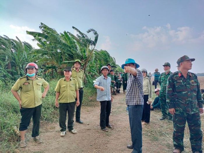 Ông Lê Văn Sử - Phó Chủ tịch UBND tỉnh Cà Mau trực tiếp chỉ đạo tại hiện trường vụ cháy.