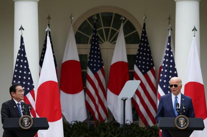 Tổng thống Mỹ Joe Biden và Thủ tướng Nhật Bản Fumio Kishida đến tổ chức cuộc họp báo chung tại Vườn Hồng ở Nhà Trắng, ngày 10/4/2024. (Ảnh: Reuters)