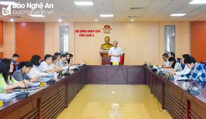 Toàn cảnh phiên thẩm tra do Ban Văn hóa - Xã hội Hội đồng nhân dân tỉnh tổ chức. Ảnh: T.L 