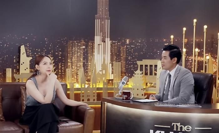 Minh Hằng hài hước chia sẻ rằng ngày ấy cô thường đùa với ông xã rằng đừng ngỏ lời cầu hôn vì cô sẽ "bỏ chạy".