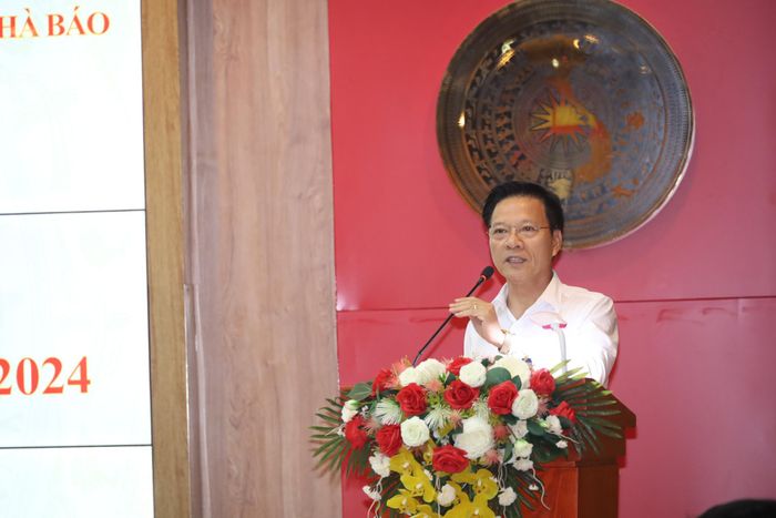 Ông Phan Thanh Liêm - Trưởng Ban quản lý Khu kinh tế Vân Phong cung cấp một số thông tin về quy hoạch và các dự án tại Khu kinh tế Vân Phong.