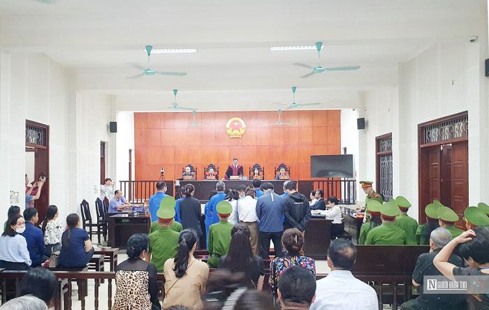 Phiên tòa xét xử sơ thẩm chiều 12/4 tại TAND tỉnh Quảng Ninh.